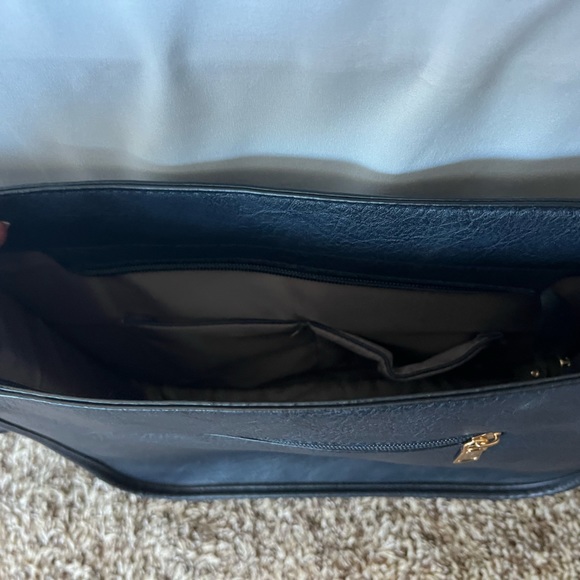 Vegan Leather Crossbody Bag Leopard Strap - Picture 3 of 3